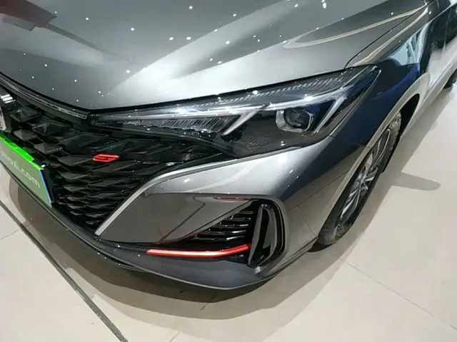 Changan Eado — Фото автомобиля 23