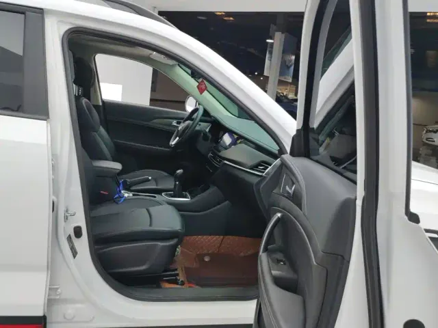 Changan CS35 Plus — Фото автомобиля 8