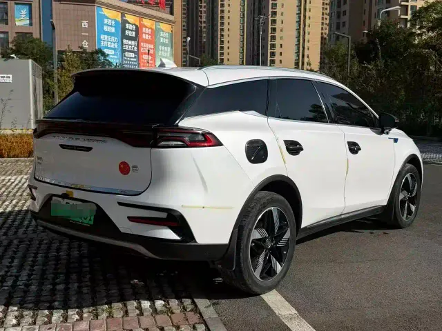 BYD Tang — Фото автомобиля 5