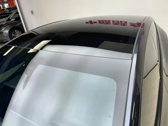 Tesla Model Y — Фото автомобиля 5