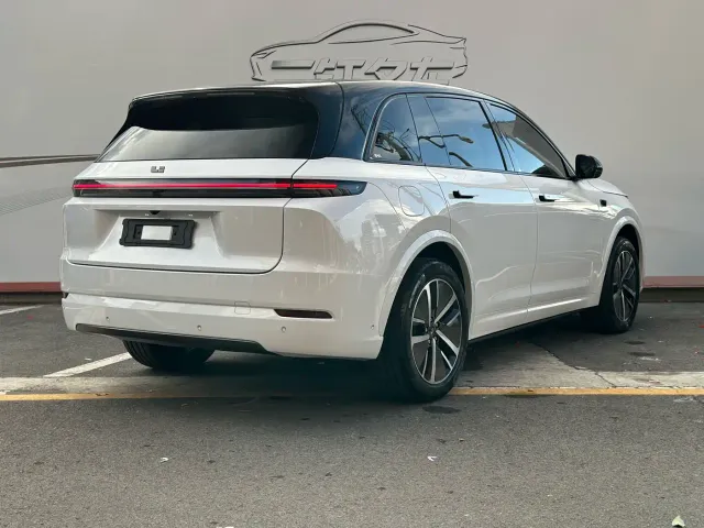 Li Auto L7 — Фото автомобиля 6