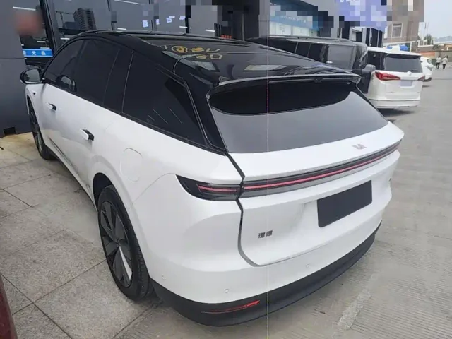Li Auto i6 — Фото автомобиля 4