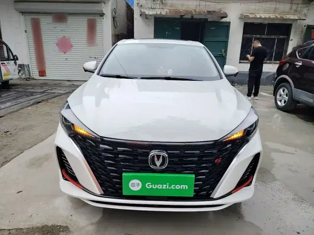 Changan Eado — Фото автомобиля 2