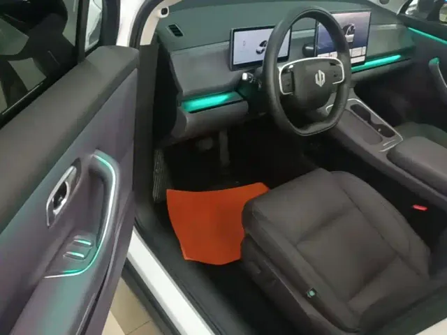 Leapmotor C10 — Фото автомобиля 15