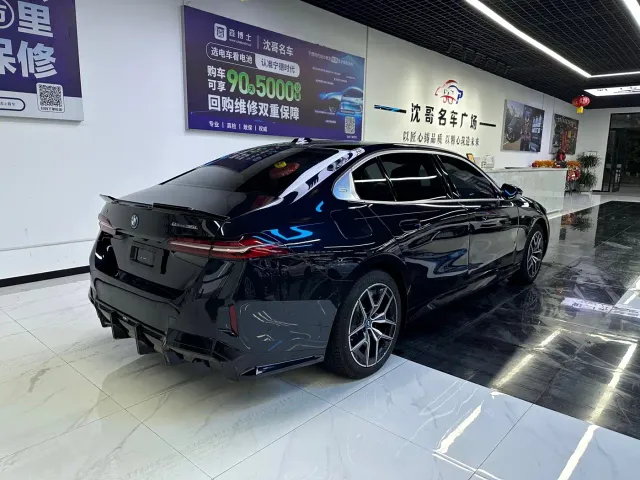 BMW i5 — Фото автомобиля 9