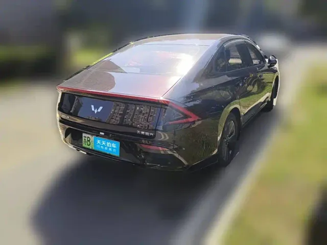 Wuling Starlight — Фото автомобиля 2