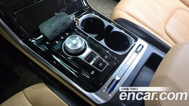 Kia Canival Carnival 4 поколение Бензин 7 мест Signature — Фото автомобиля 3
