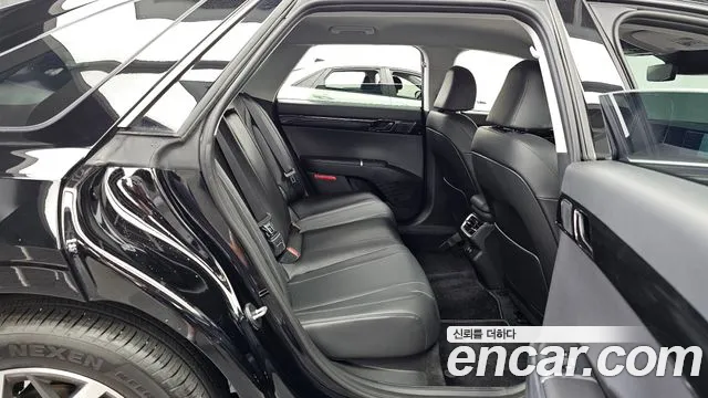 Hyundai Grandeur Grandeur (GN7) 2.5 Бензин 2WD — Фото автомобиля 10