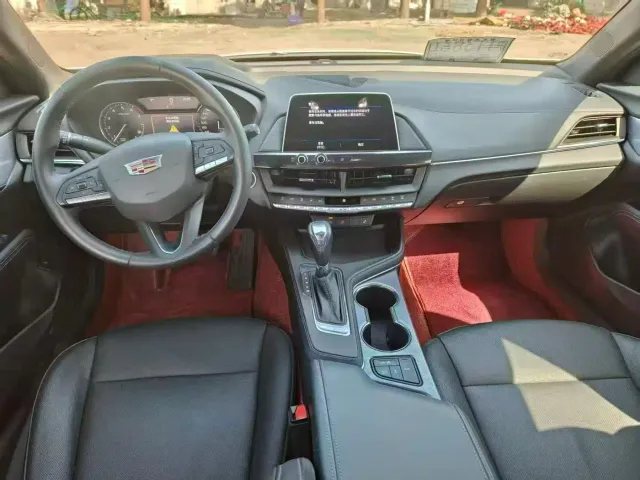 Cadillac CT4 — Фото автомобиля 4