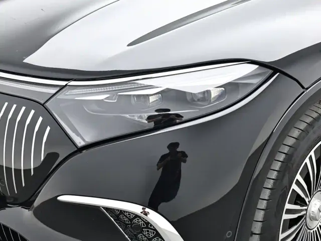 Mercedes-Benz Maybach EQS SUV — Фото автомобиля 16