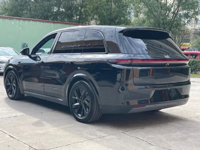 Li Auto L8 — Фото автомобиля 6