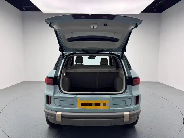 Geely ICON — Фото автомобиля 11