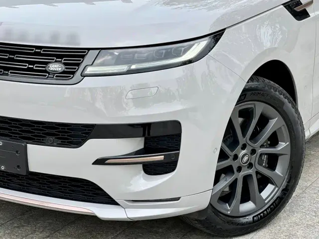 Land Rover Range Rover Sport — Фото автомобиля 6