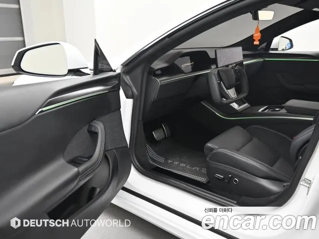 Tesla Model S — Фото автомобиля 19