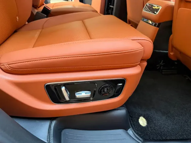 Li Auto L9 — Фото автомобиля 24