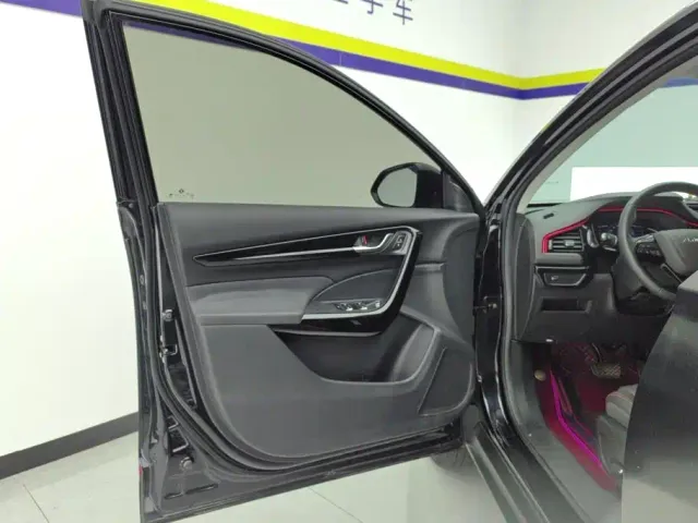 Dongfeng Fengshen AX7 — Фото автомобиля 7
