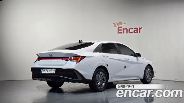 Hyundai Avante CN7 — Фото автомобиля 2