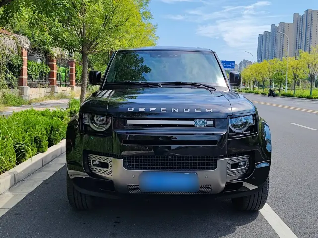 Land Rover Defender — Фото автомобиля 17