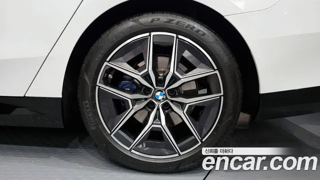 BMW 5-Series — Фото автомобиля 21