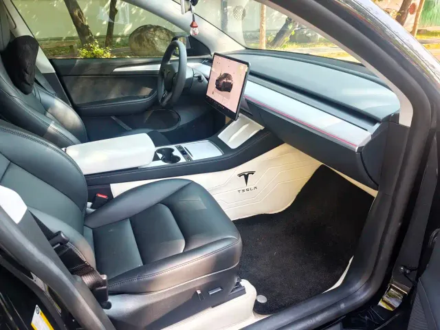 Tesla Model Y — Фото автомобиля 7