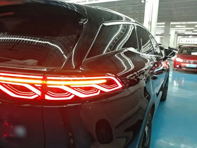 BYD Tang — Фото автомобиля 7