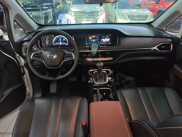 GAC Trumpchi M6 — Фото автомобиля 9