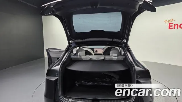 Tesla Model Y — Фото автомобиля 30