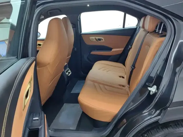 Nezha Auto Nezha X 2025 500 Plus — Фото автомобиля 15