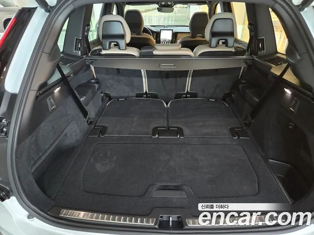 Volvo XC90 — Фото автомобиля 7