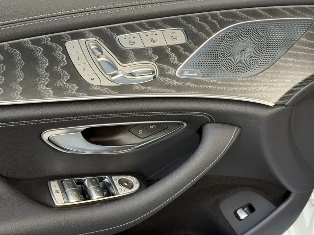 Mercedes-Benz CLS-Class — Фото автомобиля 12