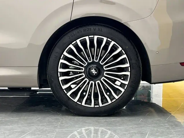 IM Motors LS8 — Фото автомобиля 25