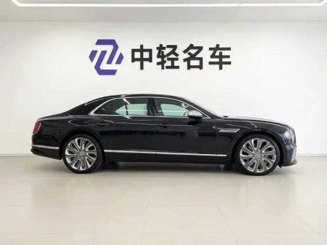 Bentley Flying Spur 2022 4.0T V8 Mulliner — Фото автомобиля 2