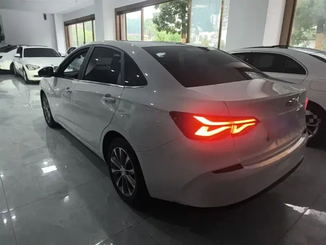 Chevrolet Monza — Фото автомобиля 4