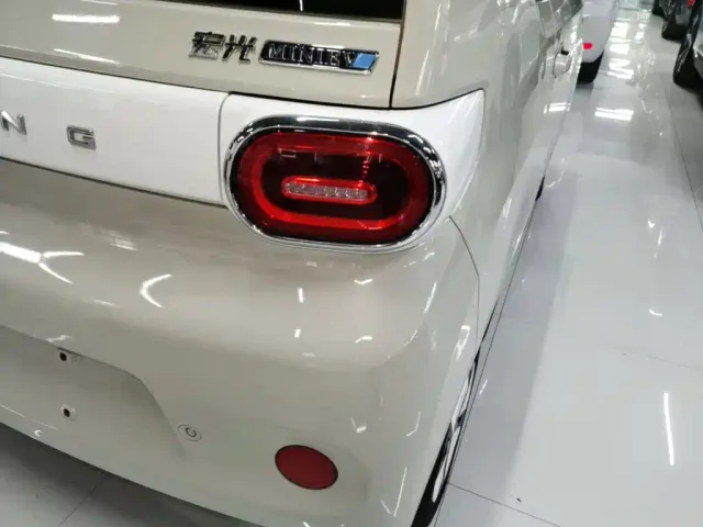 Wuling Hongguang Mini EV — Фото автомобиля 7