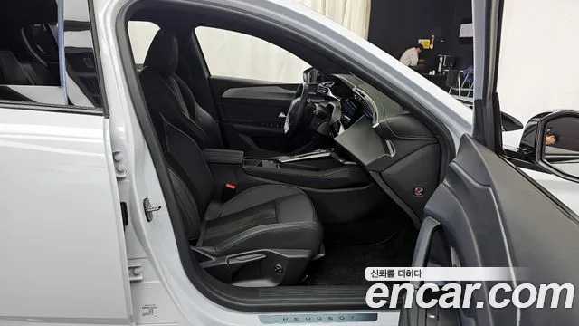 Peugeot 308 — Фото автомобиля 11