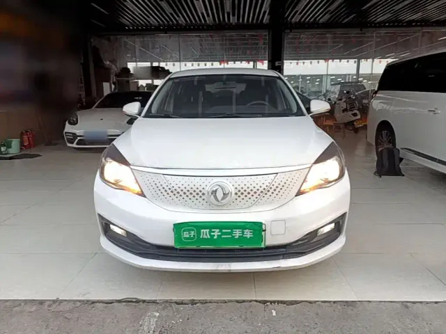 Dongfeng Fengshen E70 — Фото автомобиля 2