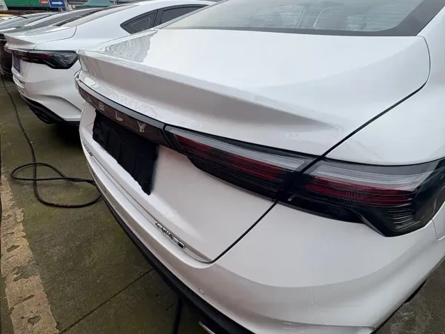 Geely Binrui — Фото автомобиля 14