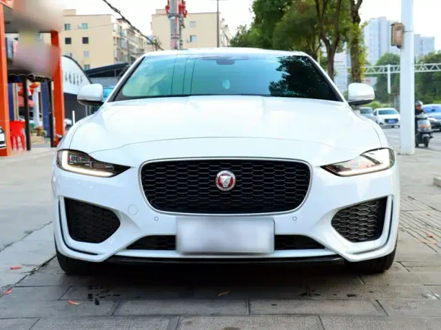 Jaguar XEL — Фото автомобиля 2