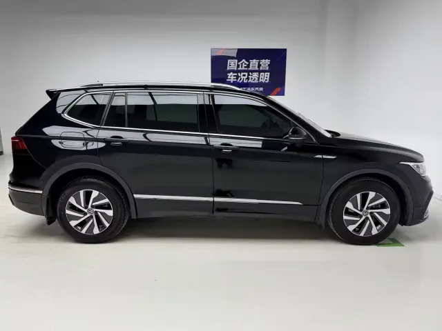 Volkswagen Tiguan L PHEV — Фото автомобиля 7