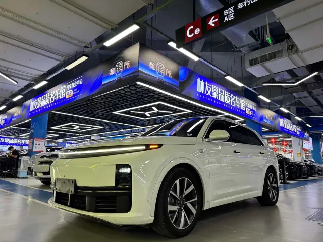 Фотография автомобиля — Li Auto L7