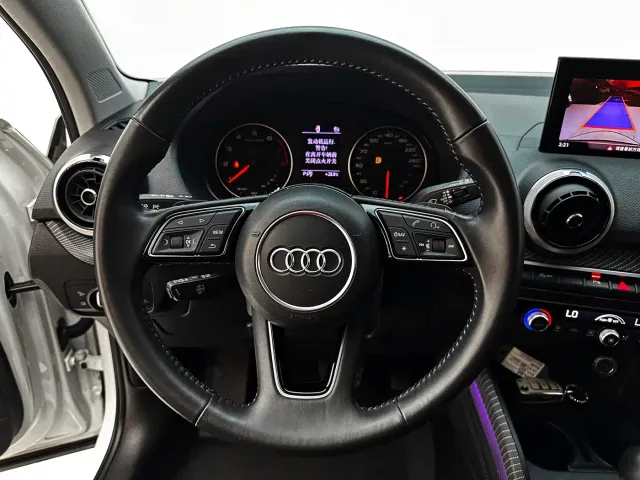 Audi Q2L — Фото автомобиля 11