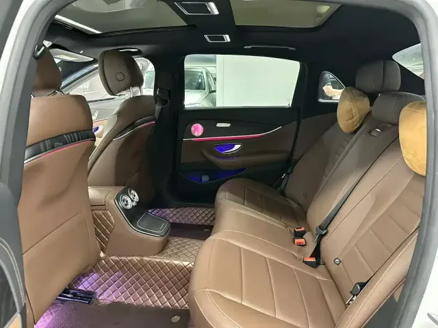 Mercedes-Benz E-Class — Фото автомобиля 19