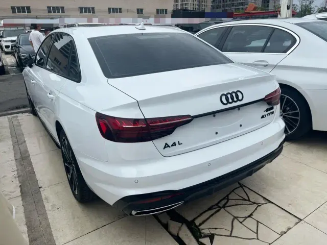 Audi A4L — Фото автомобиля 5