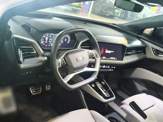 Audi Q5 e-tron — Фото автомобиля 9
