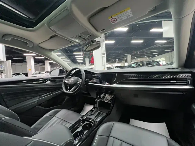 Volkswagen Passat — Фото автомобиля 12