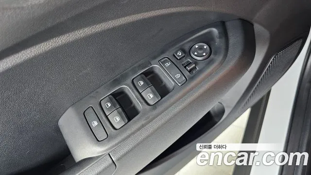 Hyundai Venue — Фото автомобиля 29