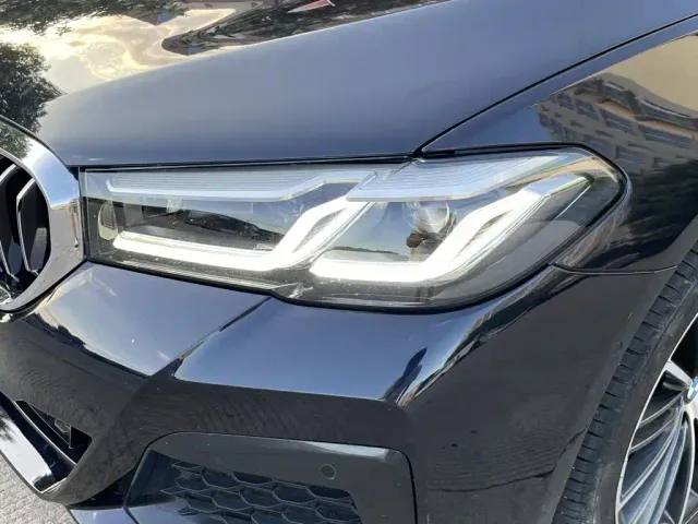 BMW 5 Series — Фото автомобиля 14