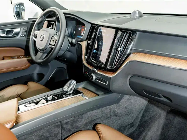 Volvo XC60 — Фото автомобиля 17