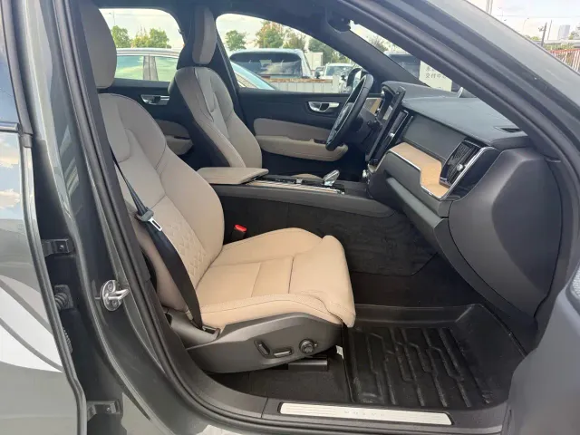 Volvo XC60 — Фото автомобиля 17