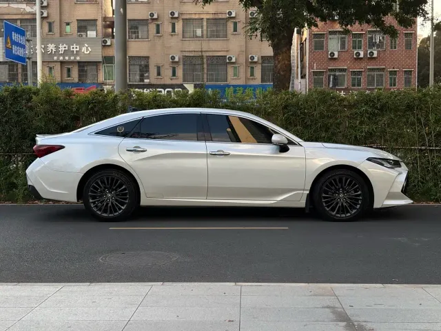 Toyota Avalon — Фото автомобиля 4